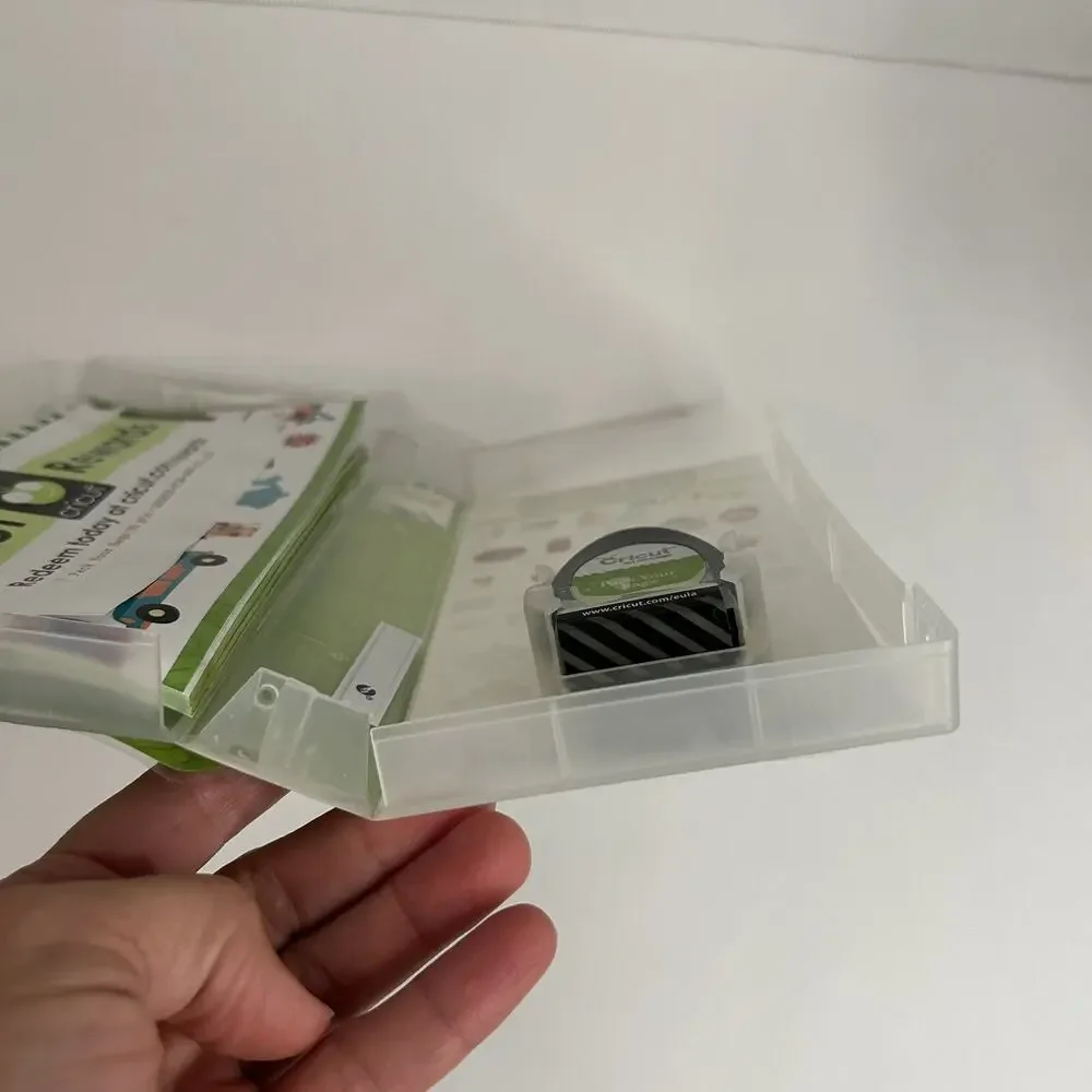 Cricut PACK YOUR‎ BAGS Vacation Shapes Cartridge 2000930 NEW Opened Box